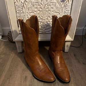 Women’s Ariat cowboy boots